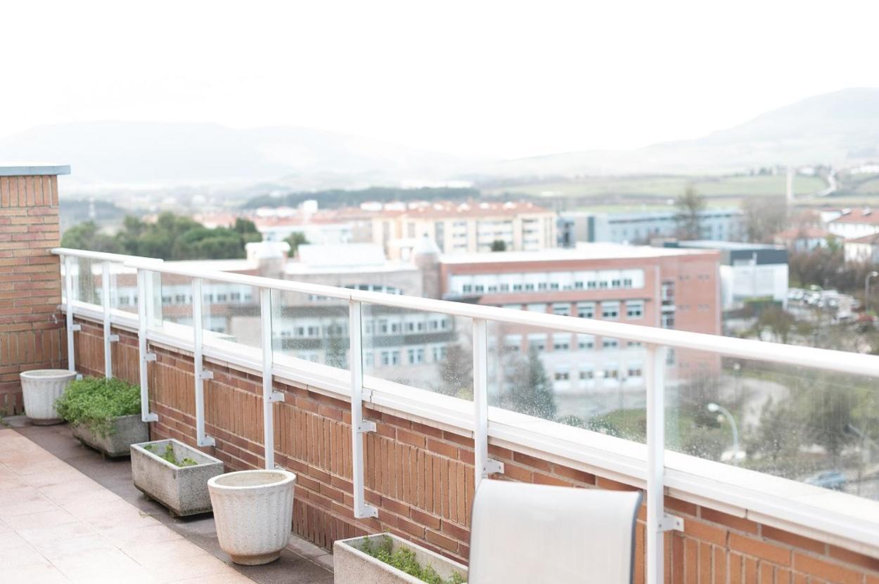 Coqueto Apartamento 2 Dormitorios Pamplona Luaran gambar