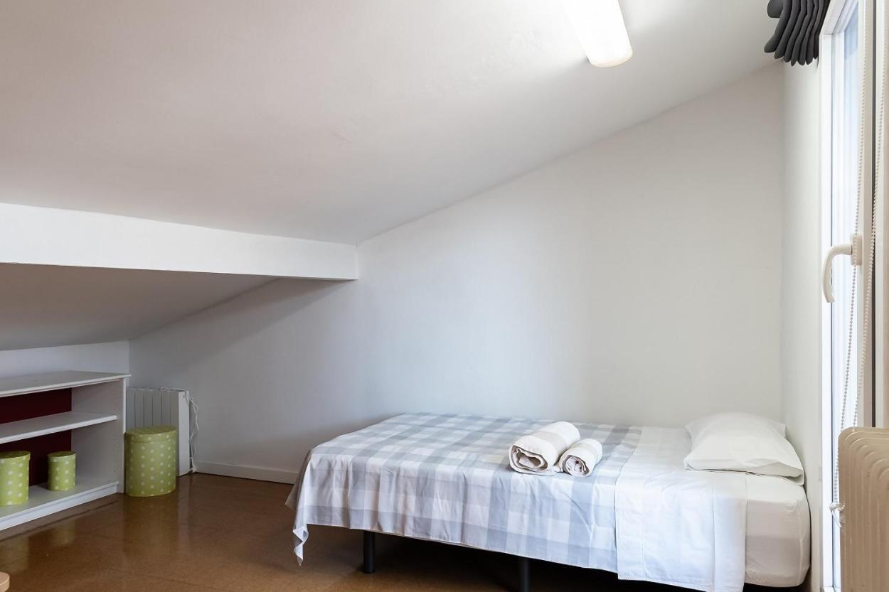 Coqueto Apartamento 2 Dormitorios Pamplona Luaran gambar
